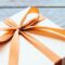 Trik dan Tips Menggunakan Pita untuk Mempercantik Hadiah Anda