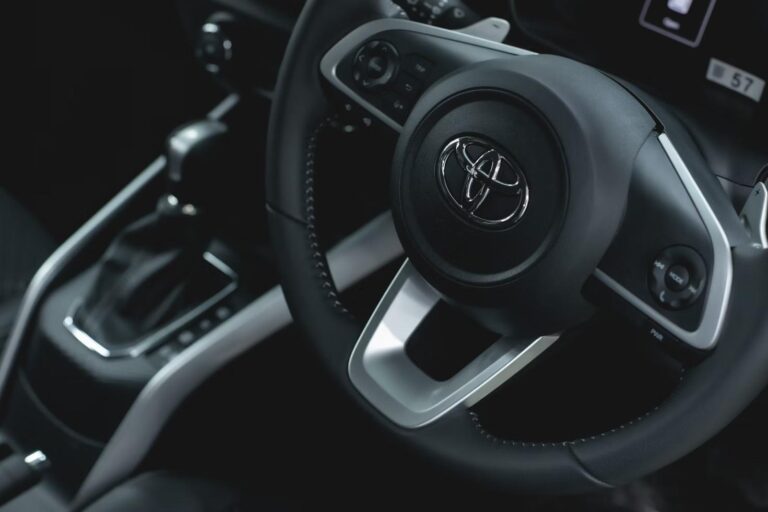 Penjualan SUV Toyota Meningkat Drastis di Pasar Global