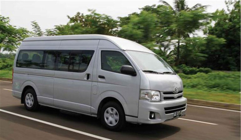 Keuntungan Menggunakan Mobil Hiace untuk Perjalanan Bisnis