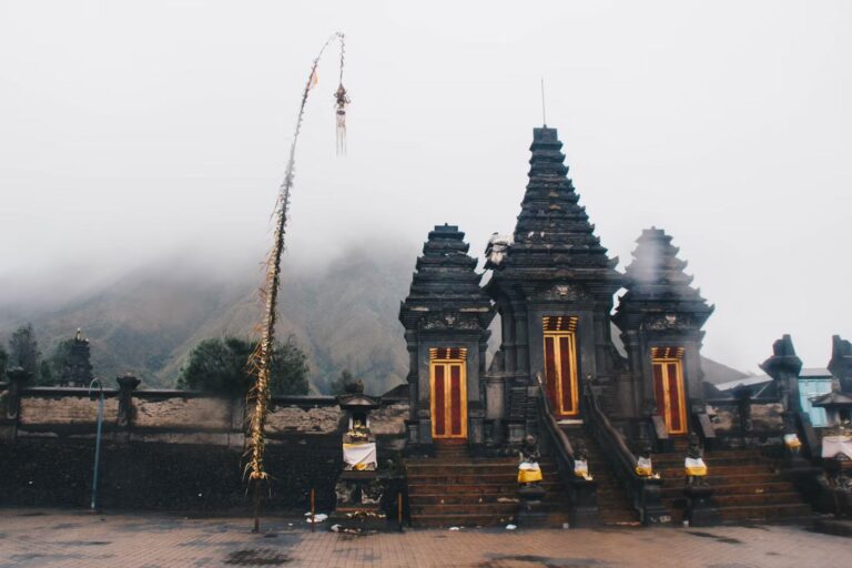 Mengenal Mitos Gunung Bromo dan Kearifan Lokal di Sekitarnya