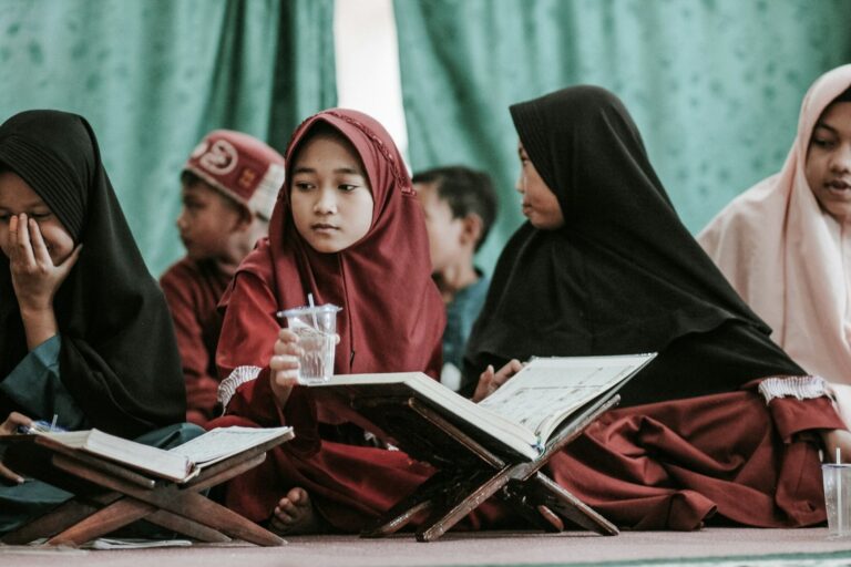 5 Tips Memilih SMP Islam Terbaik untuk Anak Anda