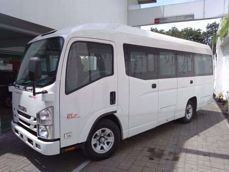 Cara Memilih Driver Elf yang Terpercaya dan Berpengalaman di Bali