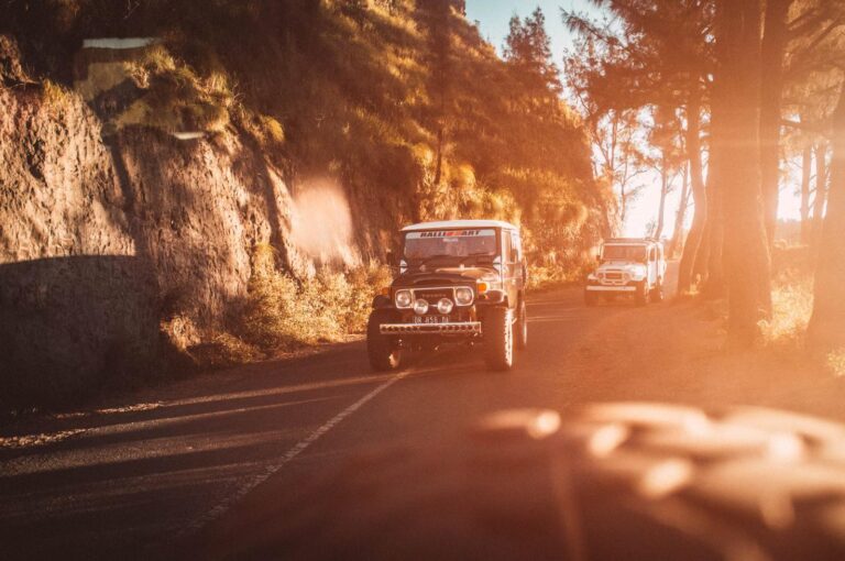 Tips Memilih Jeep Terbaik untuk Berwisata di Dieng