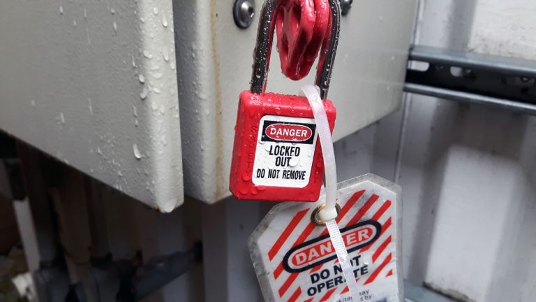 Mudah dan Simpel! Begini Cara Melakukan Lockout Tagout dengan Benar